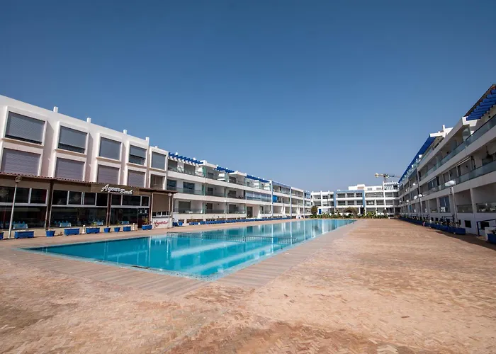 Appartement Pied Dans L\'Eau Avec Piscine
